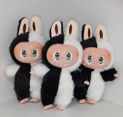 Игрушка-брелок Лабубу черно белый