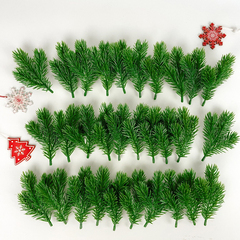 Еловая лапка, цвет светло-зеленый, 11*7 см, трехлапка, набор 30 шт.