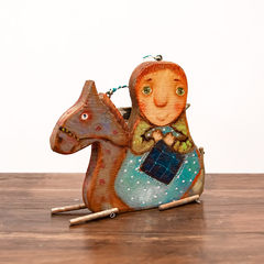 Деревянная статуэтка 