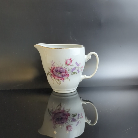 Молочник фарфоровый изящные цветы, Wloclawek porcelana, золочение, винтаж Польша, времён СССР 1967-1973 гг