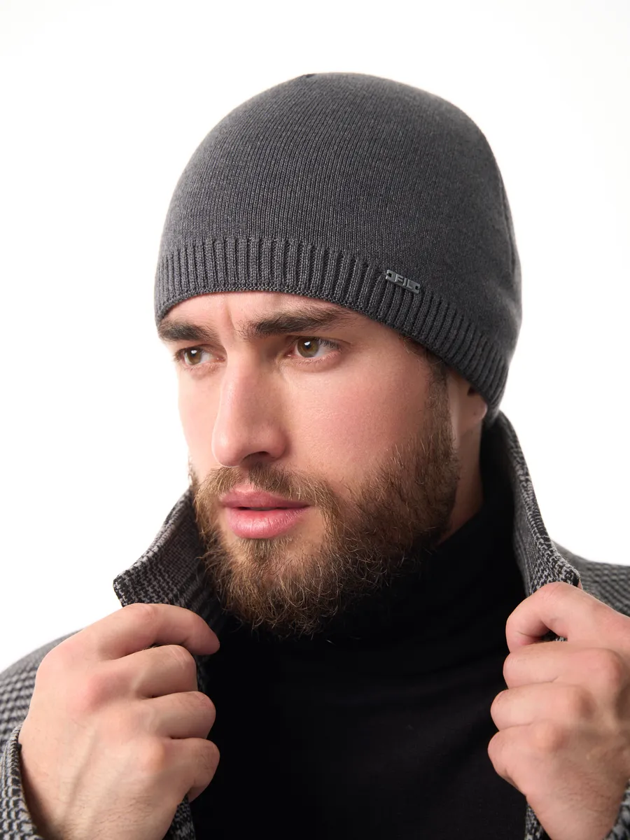 Шапка зимняя на флисе вязаная осень