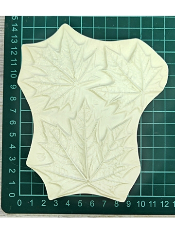 Молд пластиковый листики клена 3шт