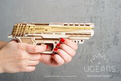 Пистолет Вольф-01 от Ugears - Деревянный конструктор, сборная модель, 3D пазл, резинкострел