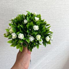 Розы искусственные пластиковые мини с зеленью, ветка 24 см., набор 10 веток.