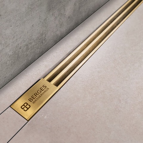 Желоб BERGES водосток напольный SUPER Slim 1000 нержавеющая сталь, золото глянец, S-сифон D50 боковой