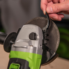 Угловая шлифмашина Greenworks GD24AGK2 24V (125 мм) аккумуляторная, с АКБ 2 А/ч и ЗУ