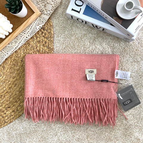 Ugg Scarf Pink