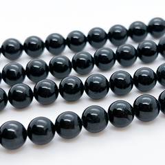 Шерл бусины (черный турмалин), диаметр около 8,2-8,4 мм, цена за 11 шт (1/4 нити)