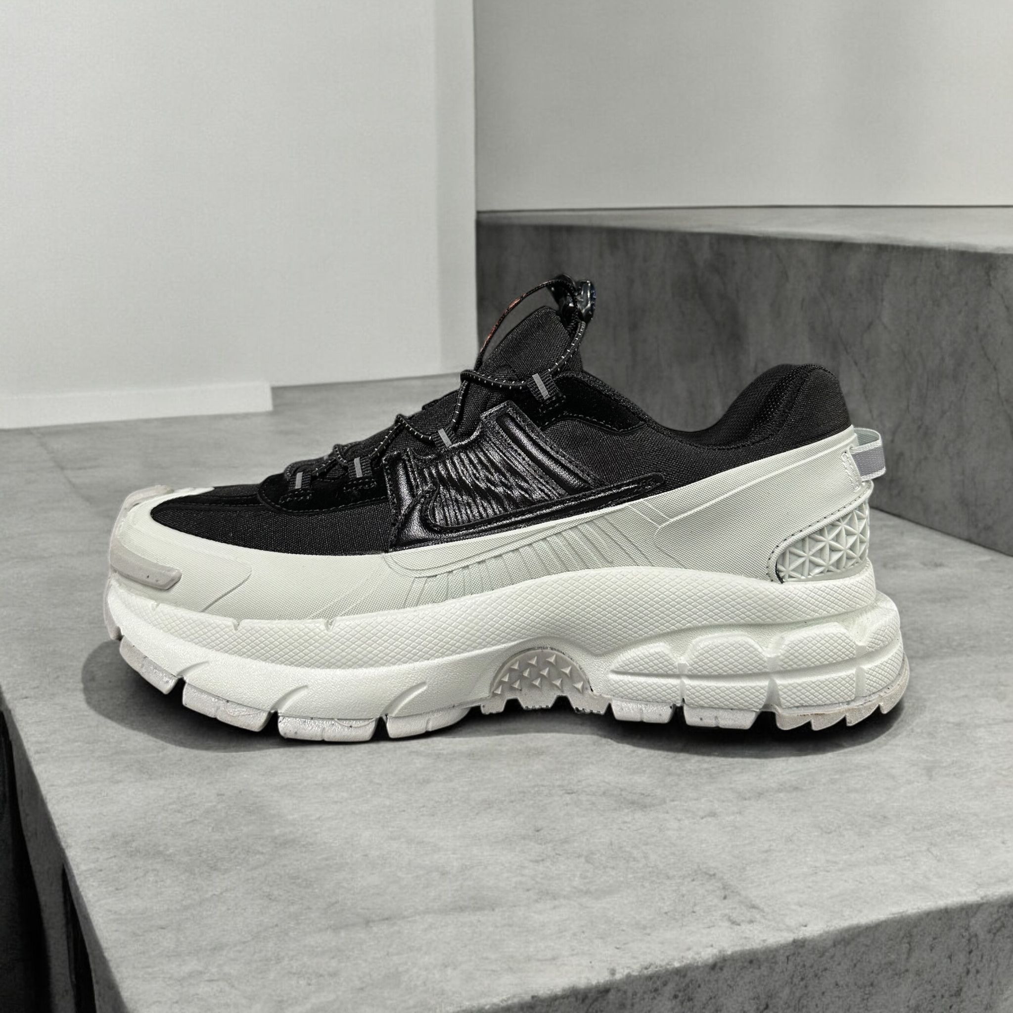 nike zoom dynamic web