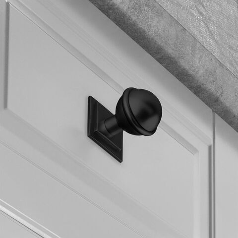 Кнопка Rocher c квадратной подложкой ( Matte Black)
