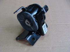 подушка двигателя левая Geely Emgrand  1064001143