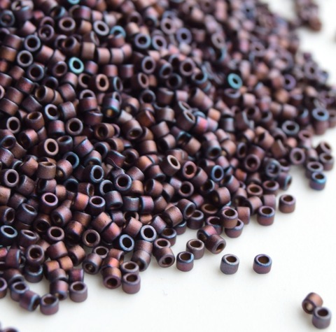 DB-0312 Бисер цилиндрический Миюки делика 11/0 /Miyuki delica 11/0 Metallic Matte Iris Dark Raspberry
