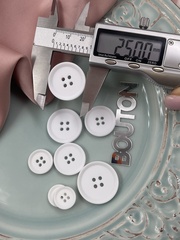 Пуговицы на прокол белые матовые