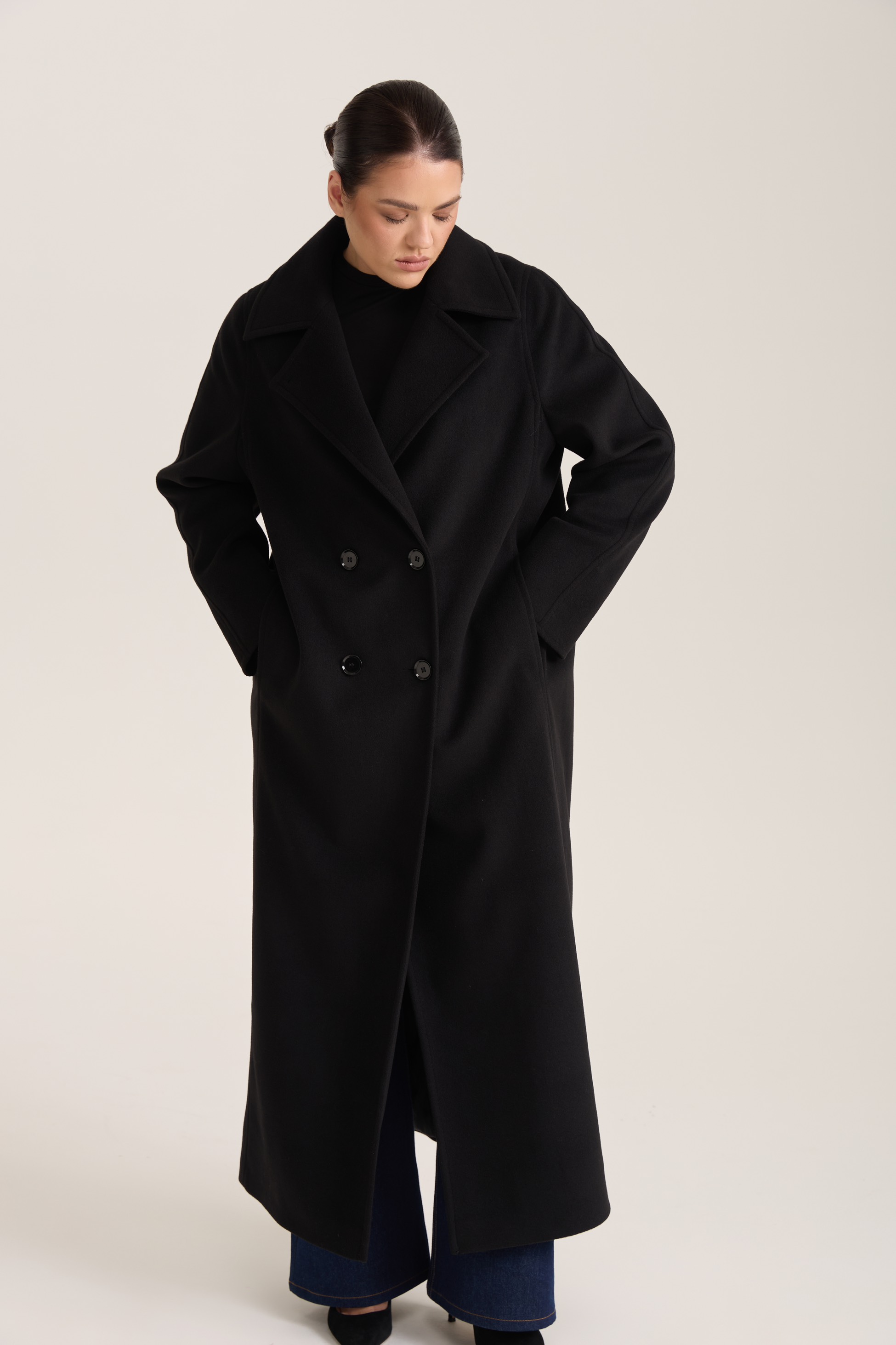 Пальто двубортное с отстрочкой, черный