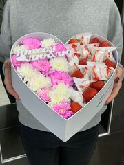 Подарочный набор коробка сердце Первая любовь (красная коробочка)