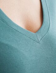 Футболка из плотного трикотажа с плетением риб 1*1  D49.126 (130386)