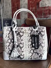 Женская форматная сумка с тиснением питон из натуральной кожи бело-черная