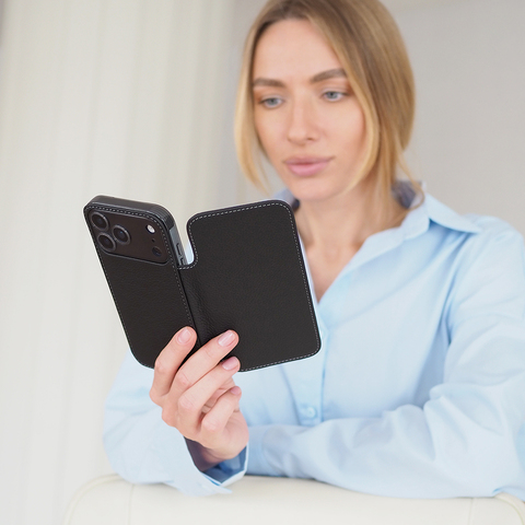 Чехол-книжка кожаная для iPhone 17 Pro, теленок черного цвета