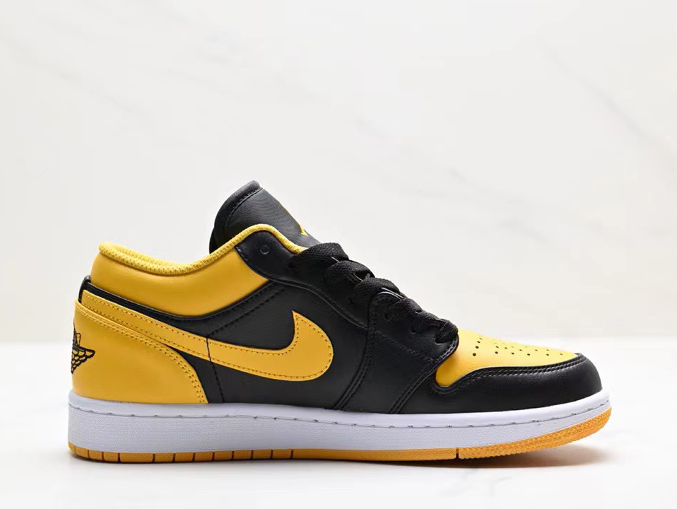 Nike air jordan 1 low university gold hotsell