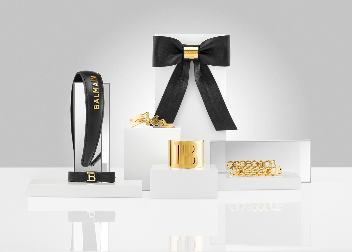 Balmain Hair Заколка-бант большой кожаный Limited Edition Barrette Bow FW21