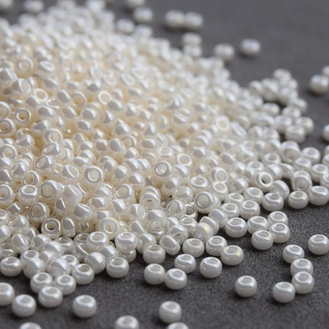 RR-0592 Ceylon antique ivory pearl
