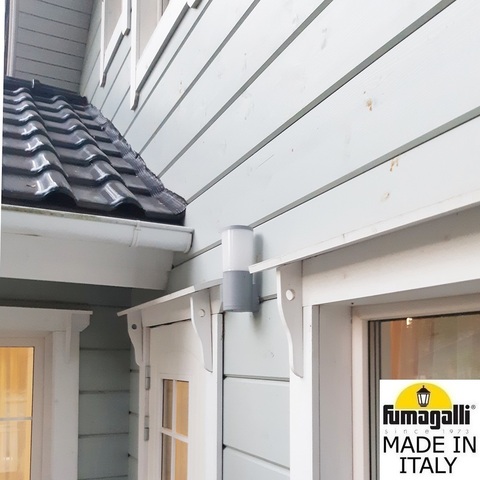 Уличный настенный светильник Fumagalli AMELIA DR2.570.000.LYF1R