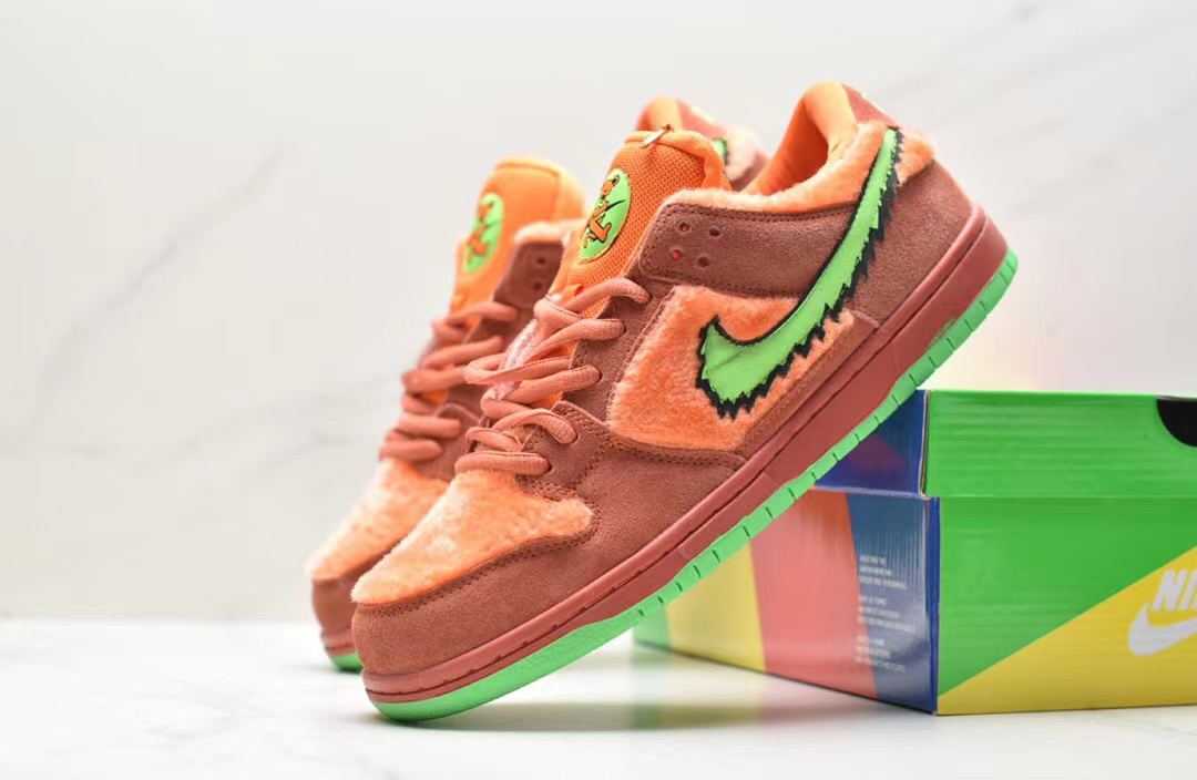 Nike SB Dunk Low Orange Bear
