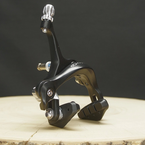 Тормоз клещевой передний Logan LB-480D