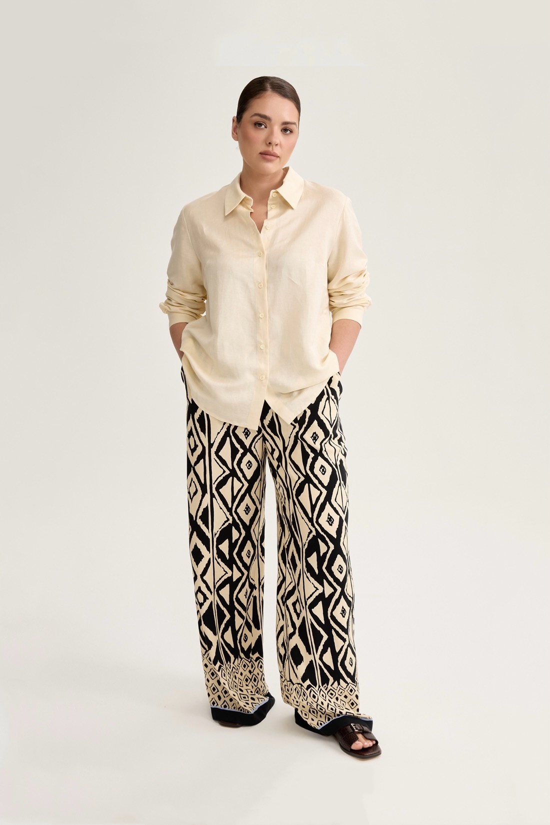 Брюки на резинке из вискозы, геометричный принт