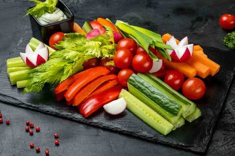 Тарелка овощная с соусом