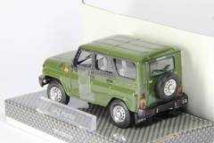 UAZ-Hunter green Bauer Autobahn Cararama 1:43