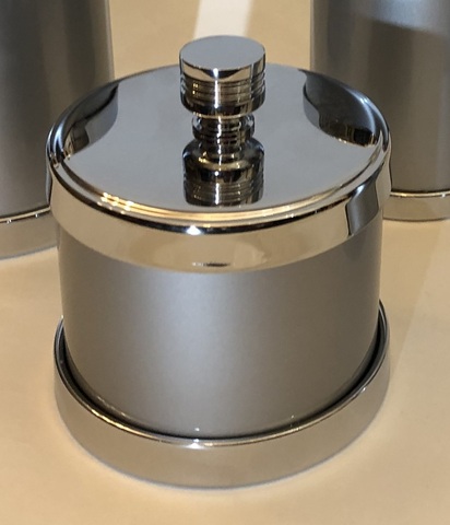 Емкость для косметики Windisch 88405SCR Сylinder ribbed хром-золото