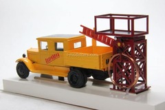 ZIS-5 maintenance lift guard deployed yellow LOMO-AVM 1:43