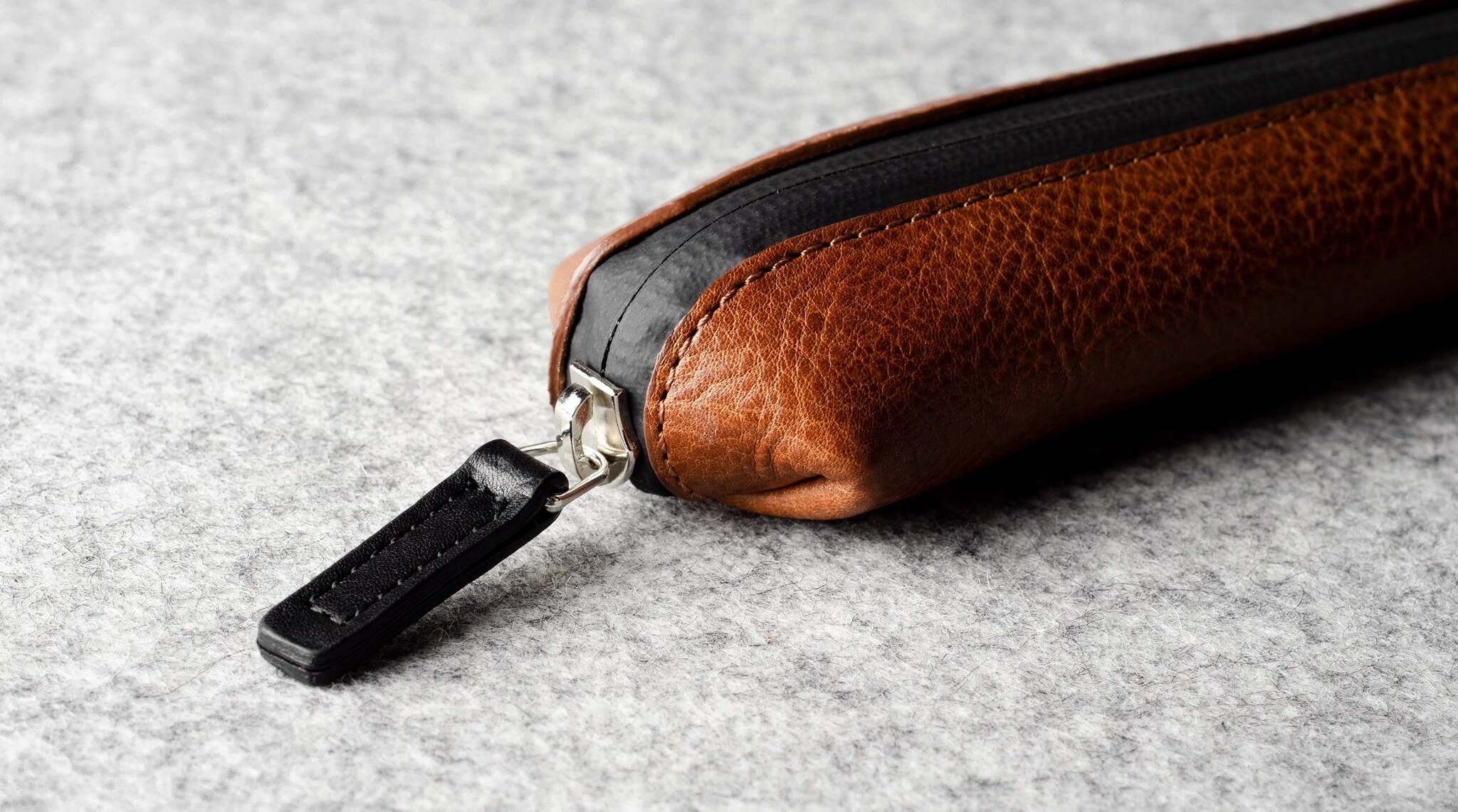 Hard Graft Fat Stick Pencil Case Classic — пенал из кожи