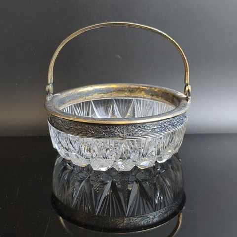 Антуражная ваза с серебряным ободком и ручкой, для конфет и сладостей, клейма, алмазная грань, геометрический орнамент, винтаж СССР 1970-1990 гг