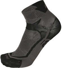 Элитные короткие носки Mico X-Performance Run Extralight Weight Grey для бега