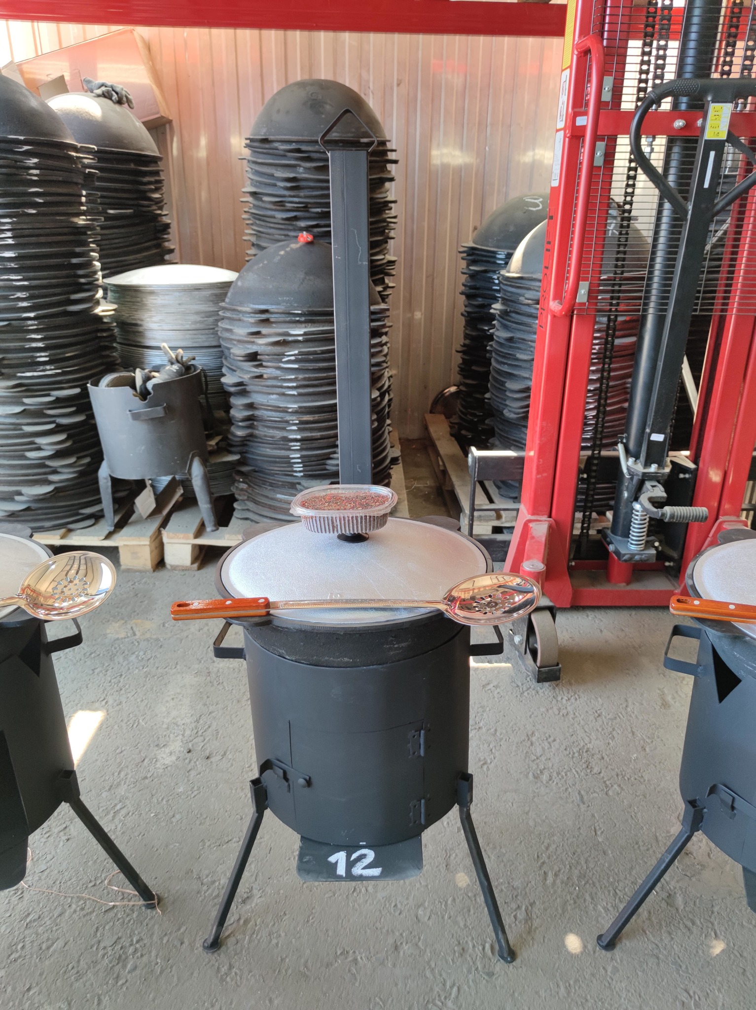 Печка очаг под казан объёмом 12 литров мангал для приготовления плова на костре