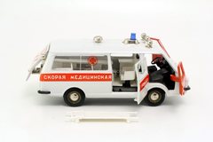 RAF-22031 (2203) Latvia Ambulance 1:43 Agat Mossar Tantal