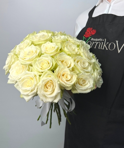 Букет из 35 белых роз