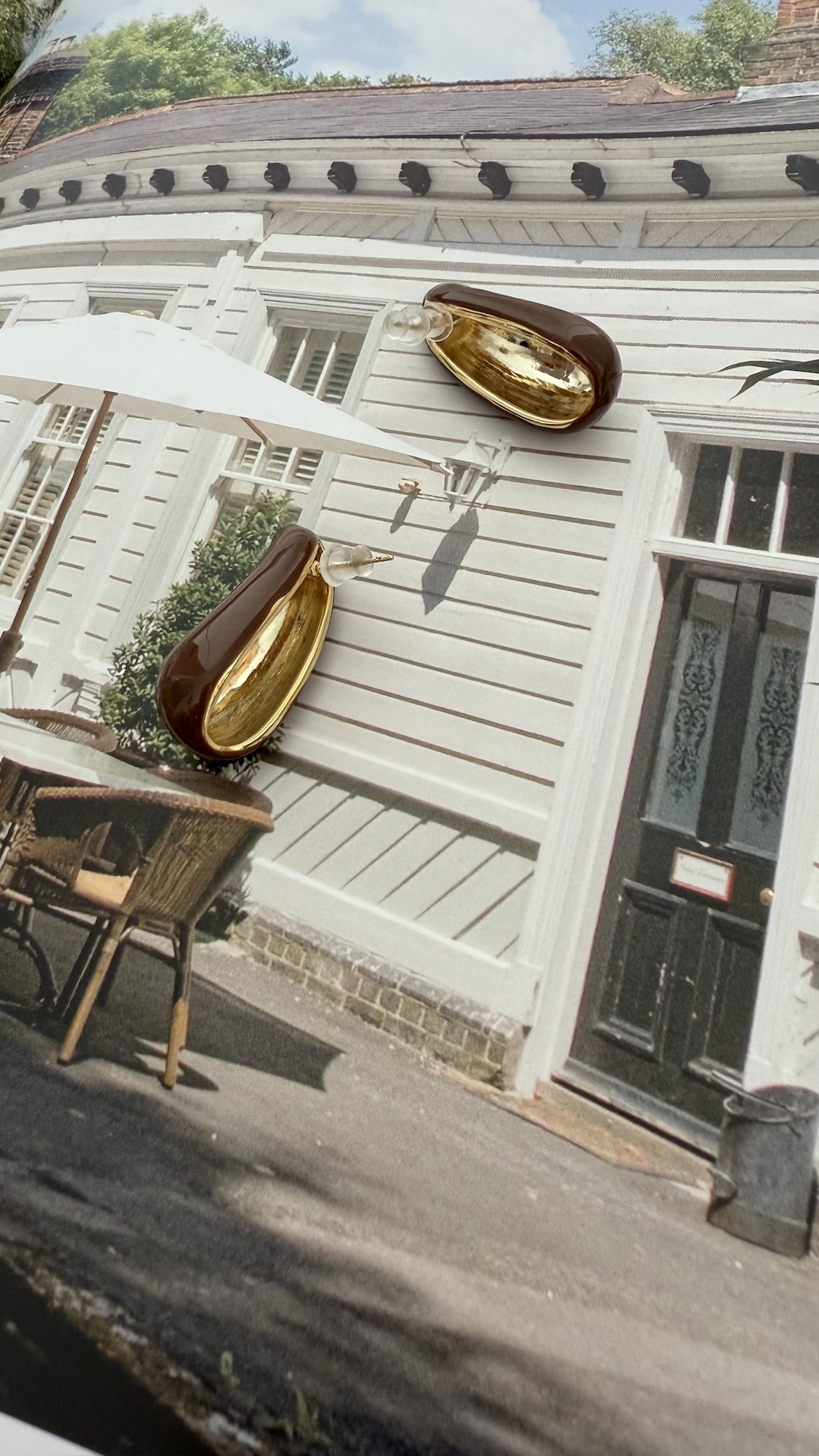 Серьги в форме лепестков с глянцевым покрытием