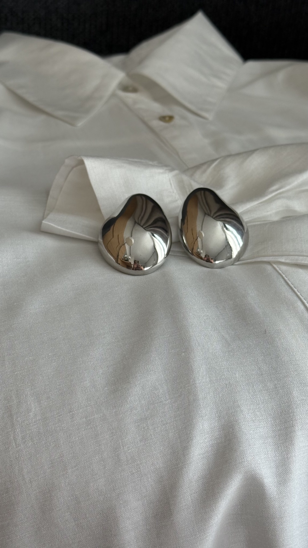 Серьги в виде выпуклых сфер