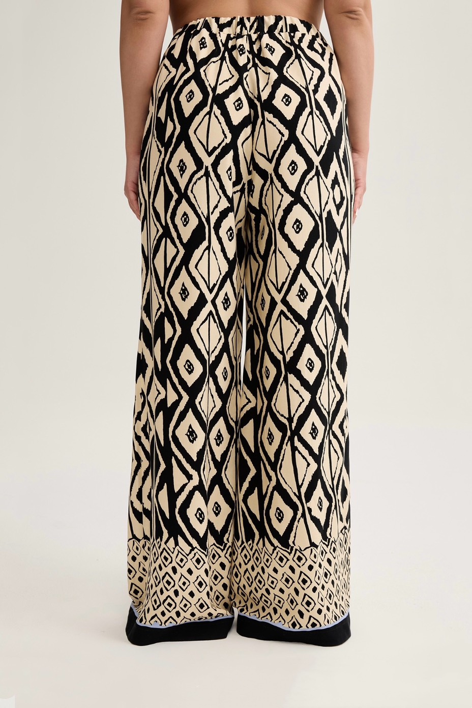 Брюки на резинке из вискозы, геометричный принт