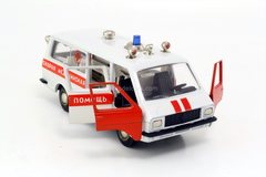 RAF-22031 (2203) Latvia Ambulance 1:43 Agat Mossar Tantal