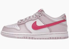 Nike Dunk Low "Triple Pink"