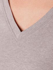 Футболка из премиального хлопка с V-образным вырезом  D49.109 (123668)