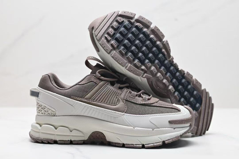 Nike Zoom Vomero Roam 'Light Bone Mink Brown' 