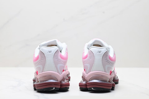 New Balance 2000 'Pink/White' 