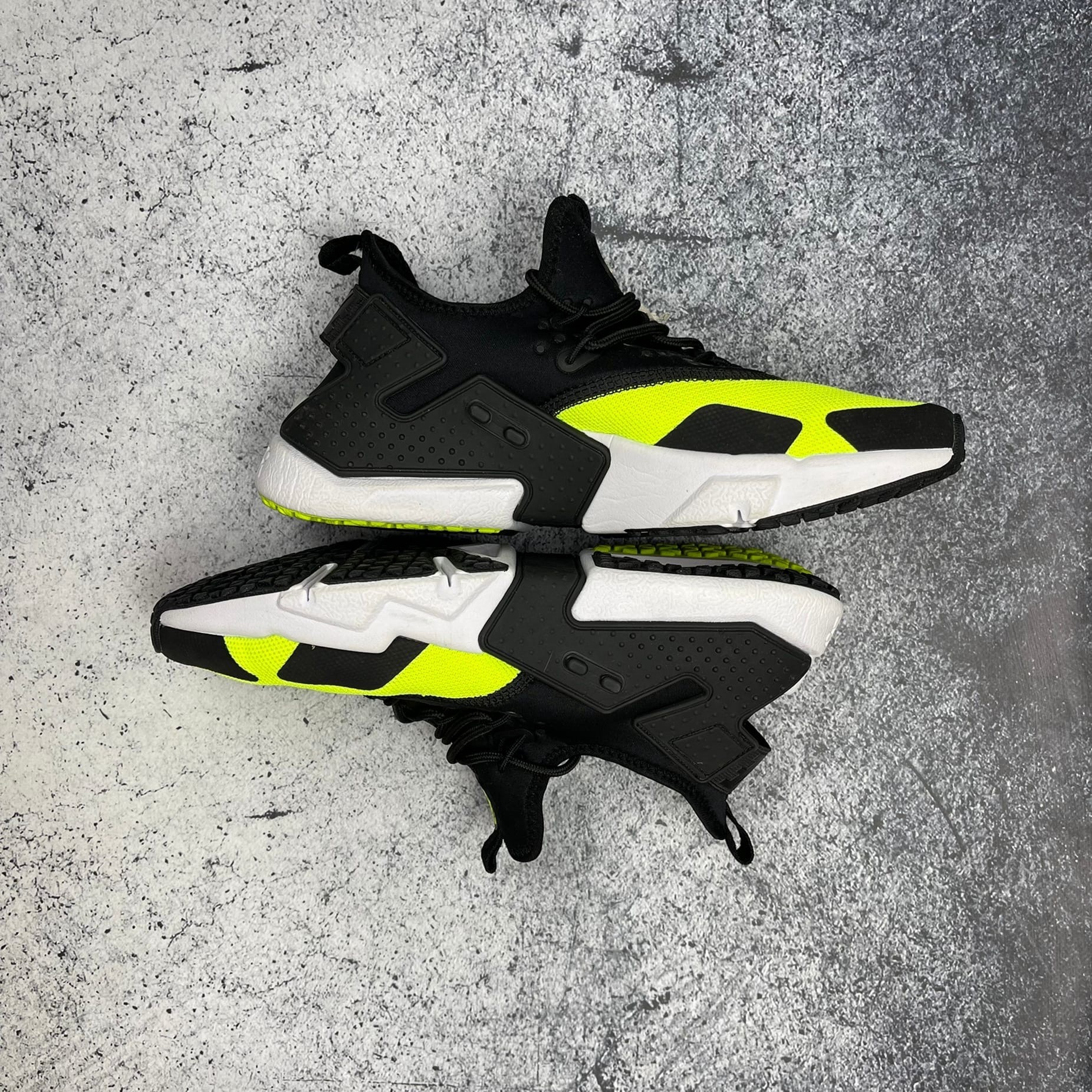 Nike huarache volt sale