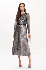 серебристый