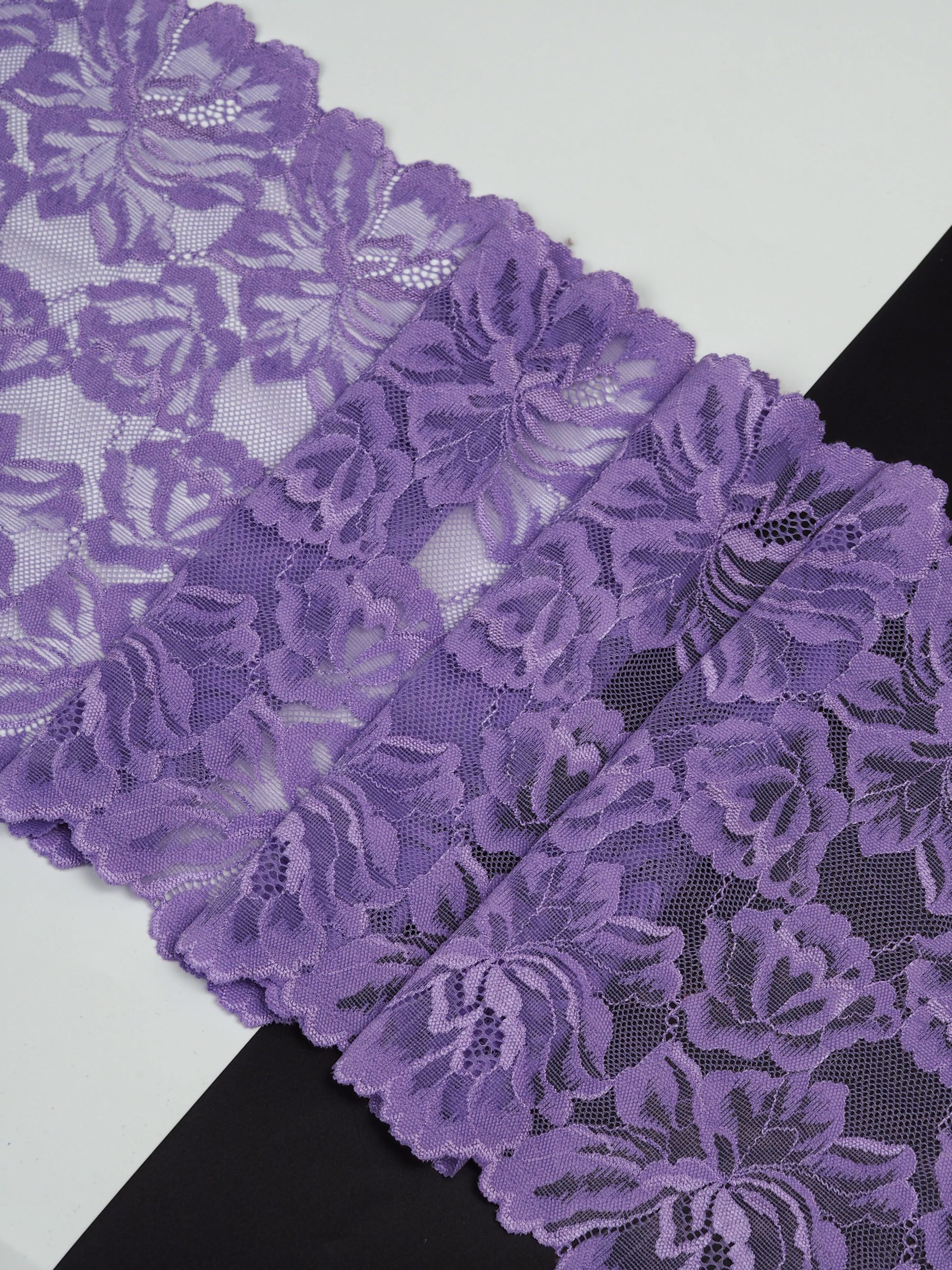 Эластичное кружево яркая лаванда ширина 24 см